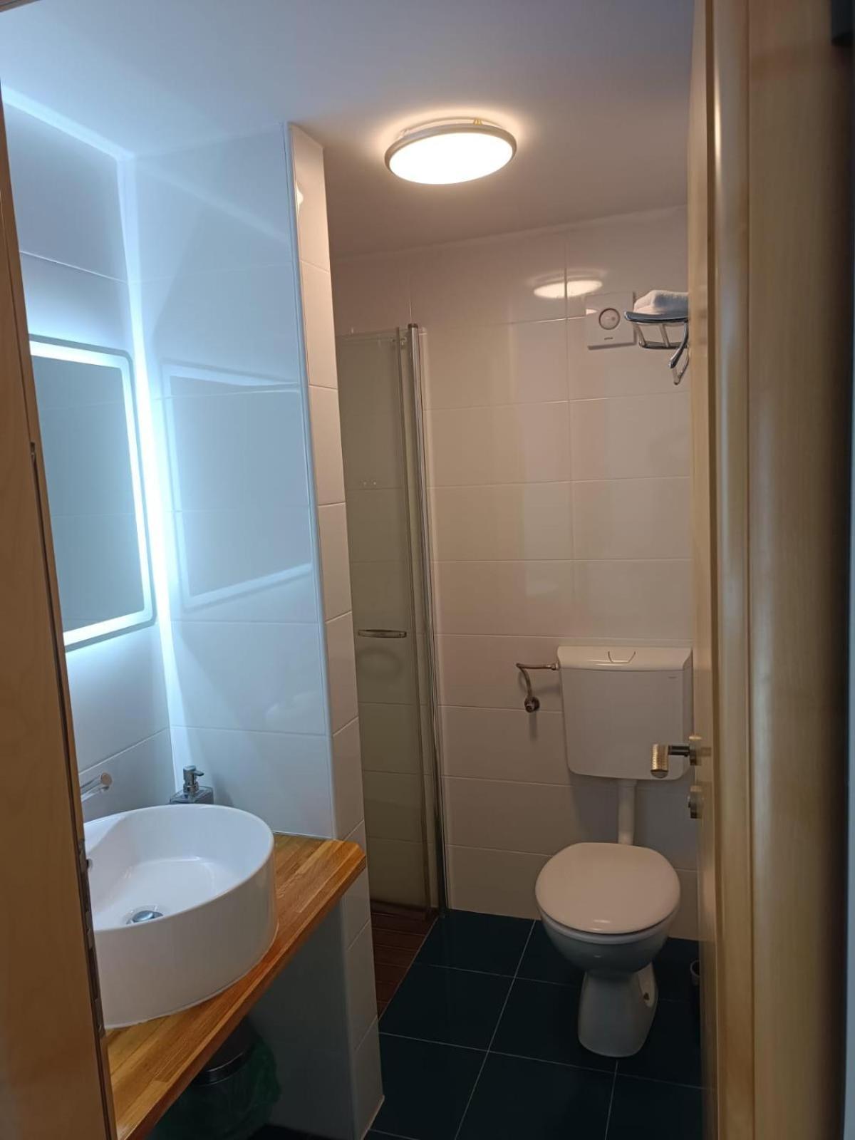 Apartments Pongrac 茨雷斯 外观 照片