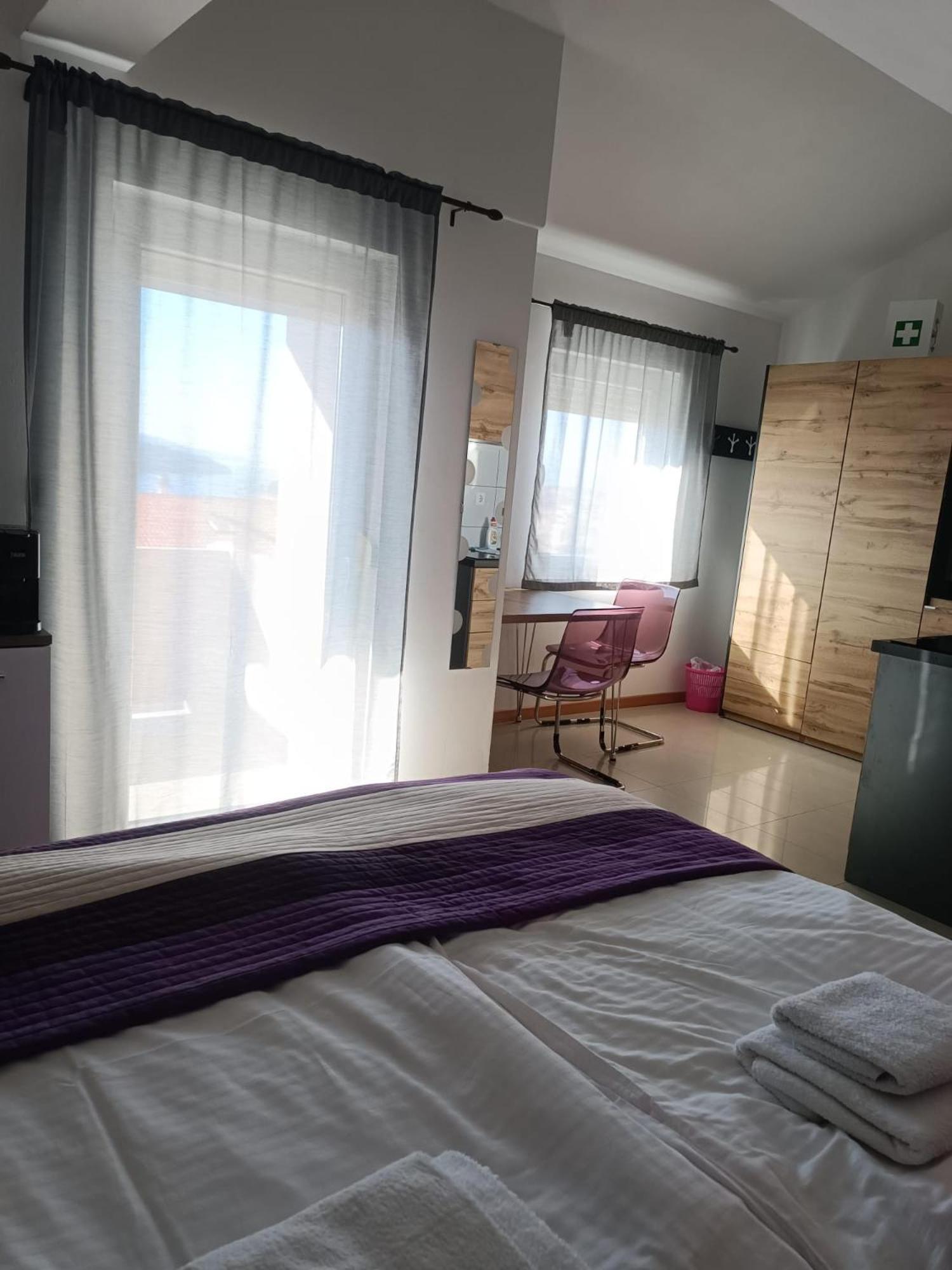 Apartments Pongrac 茨雷斯 外观 照片