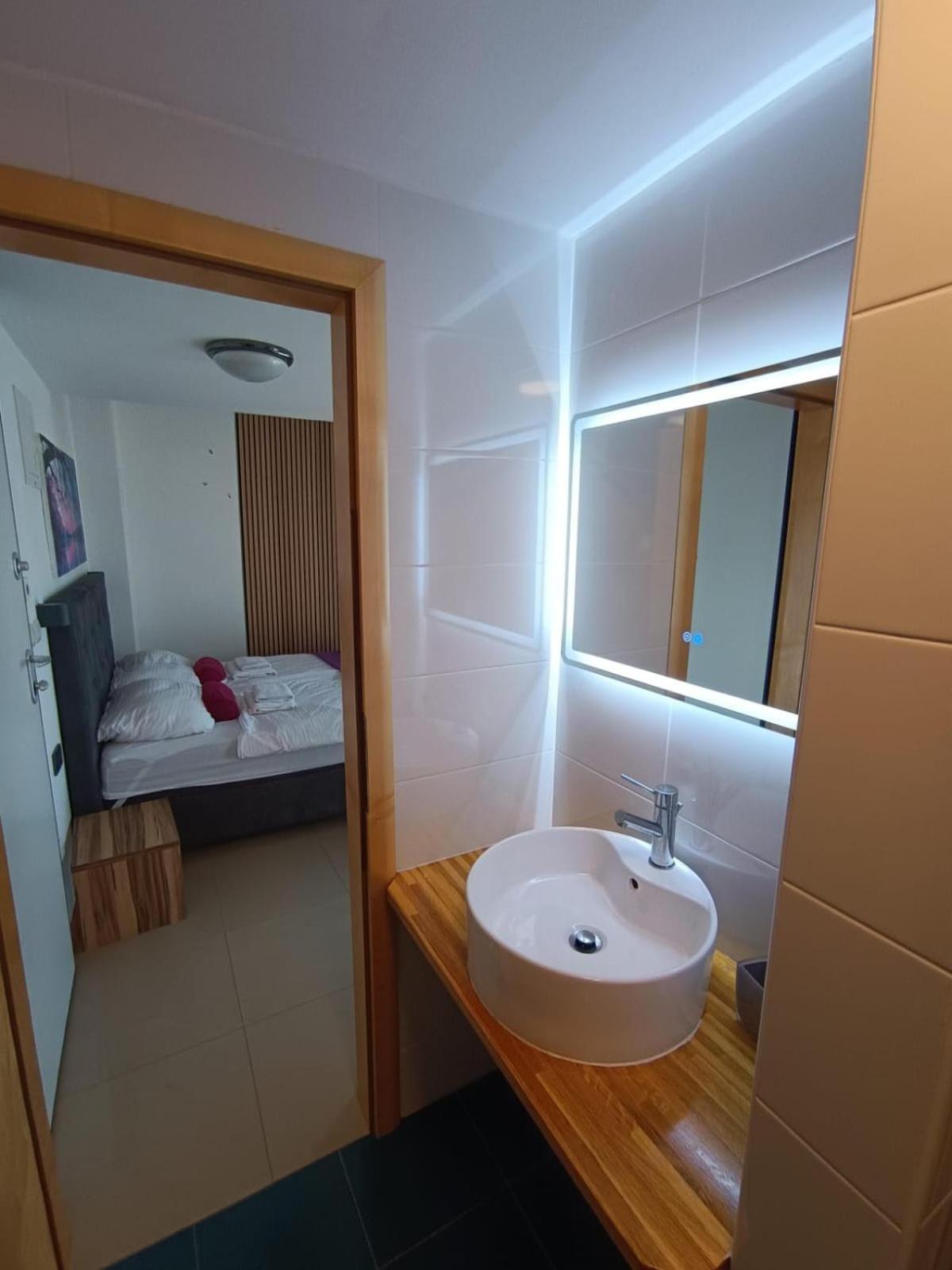Apartments Pongrac 茨雷斯 外观 照片
