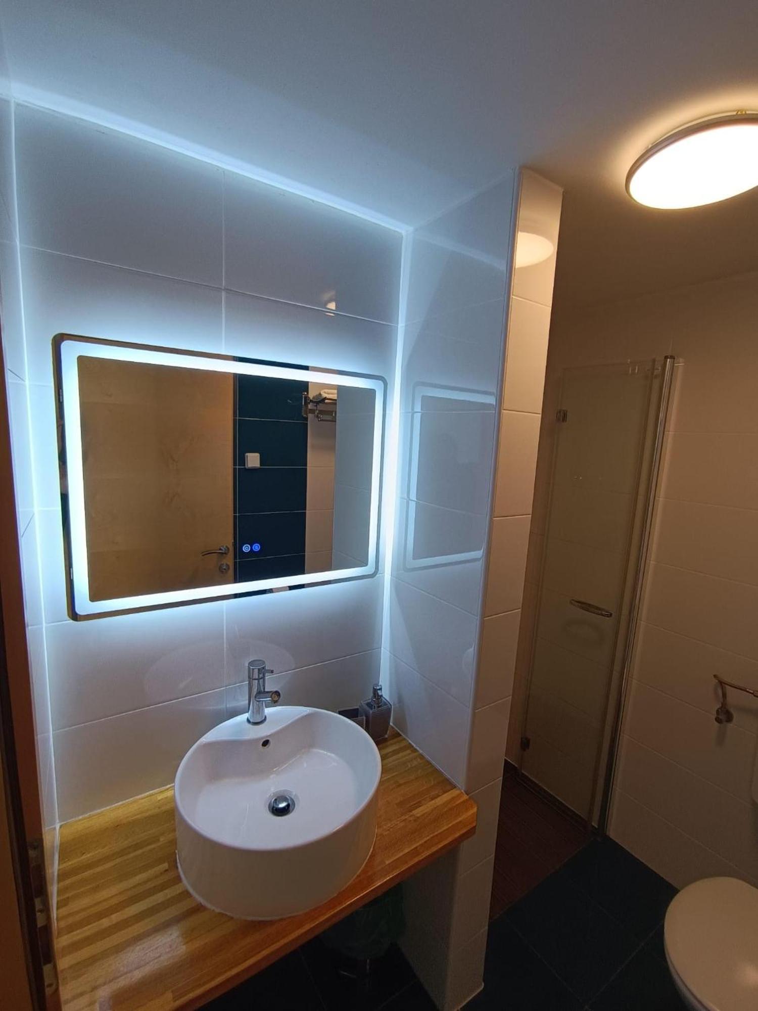 Apartments Pongrac 茨雷斯 外观 照片